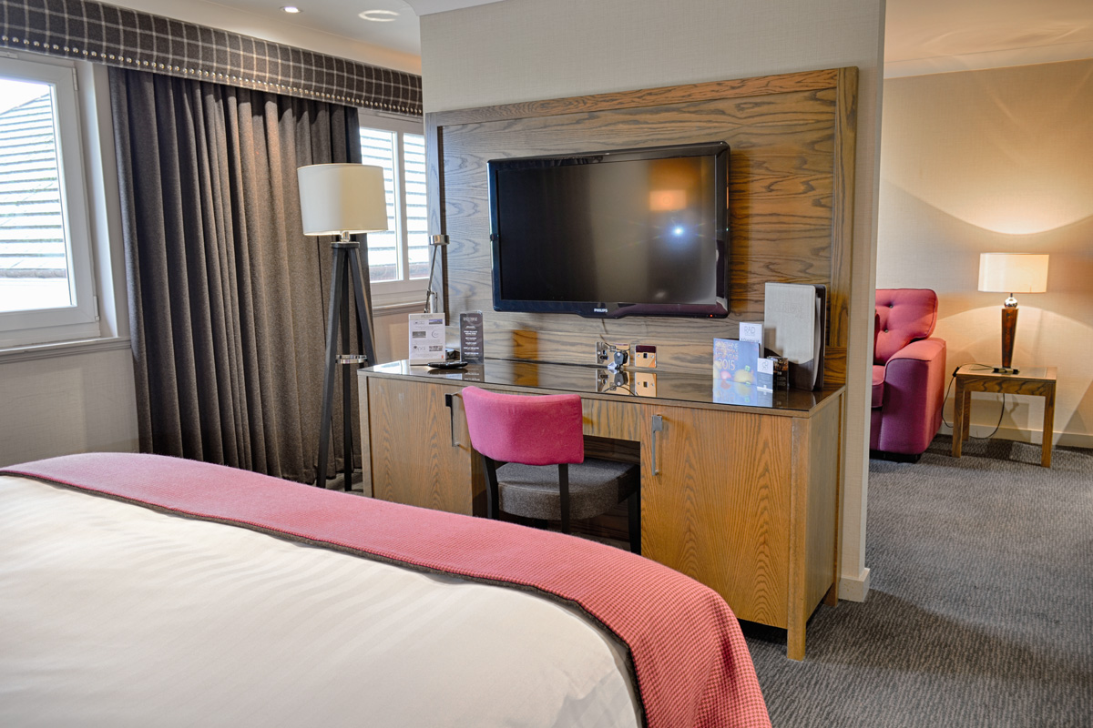 Radstone Hotel Larkhall Deluxe Family Rooms Dining